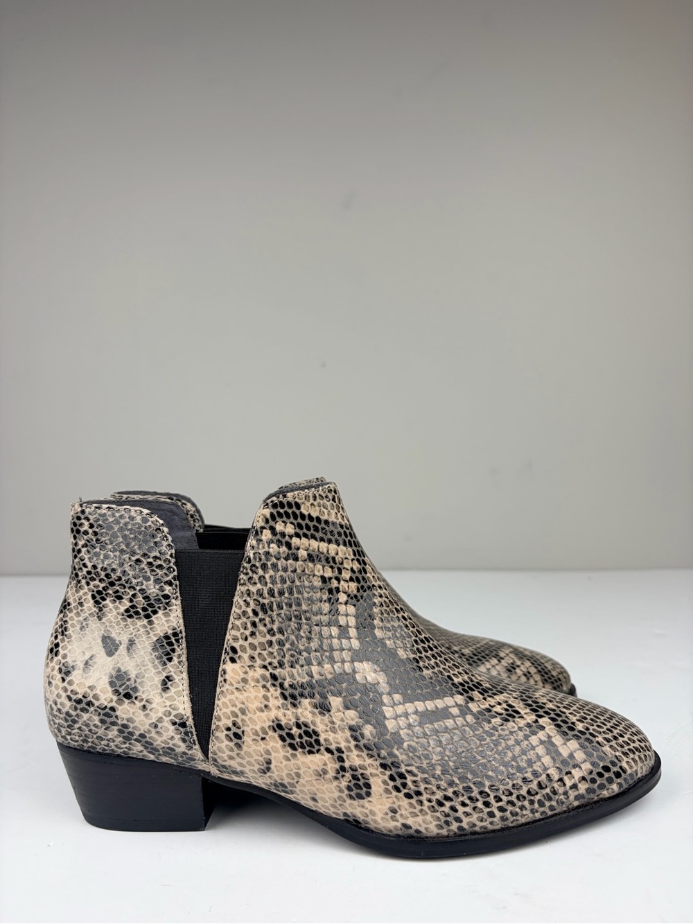 Seychelles Snake Print Leather Chelsea Western Ankle Boots Women’s 9.5